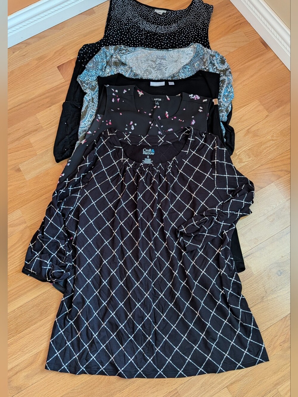 Lot of 5 Mix Brand  Black Diamond-Print Blouse - Black & White Size XL
